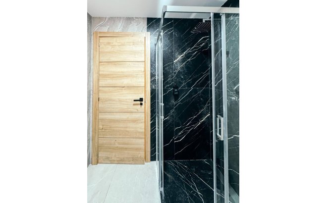 Resale - Commercial -
Torrevieja - Centro