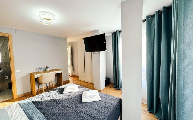 Resale - Commercial -
Torrevieja - Centro