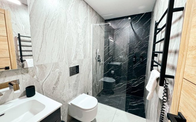 Resale - Commercial -
Torrevieja - Centro