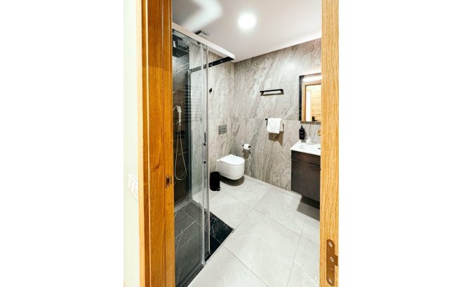 Resale - Commercial -
Torrevieja - Centro