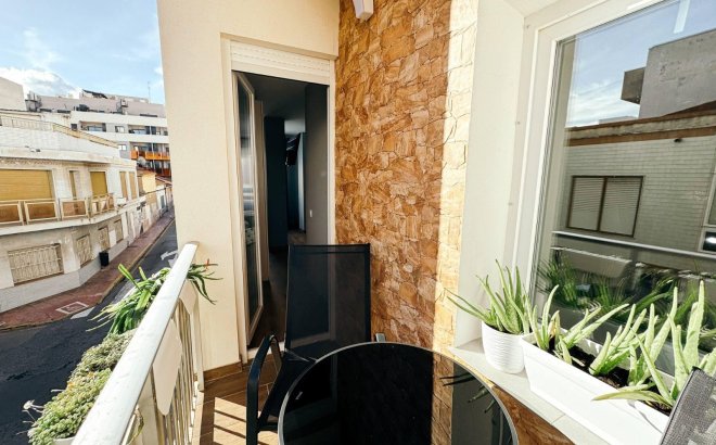 Resale - Commercial -
Torrevieja - Centro