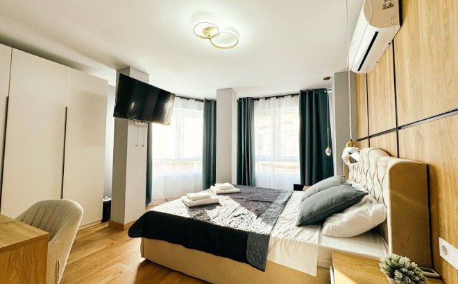 Resale - Commercial -
Torrevieja - Centro