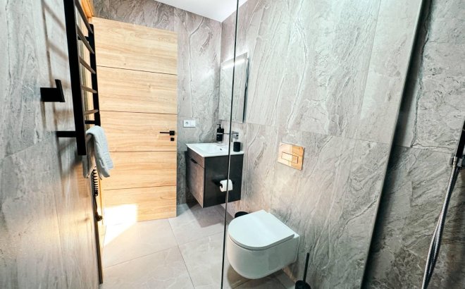 Resale - Commercial -
Torrevieja - Centro