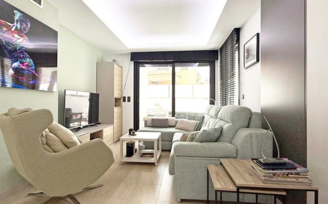 Resale - Villa -
Orihuela Costa - Costa Blanca