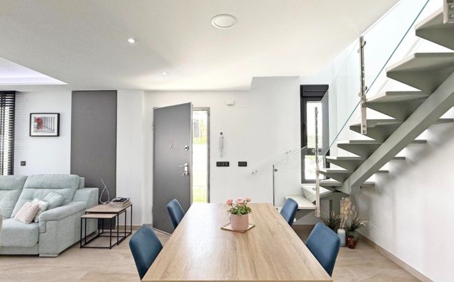 Resale - Villa -
Orihuela Costa - Costa Blanca