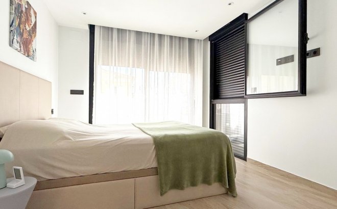 Resale - Villa -
Orihuela Costa - Costa Blanca