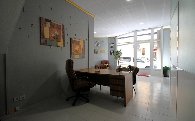 Resale - Commercial -
Torrevieja - Las Piscinas Naturales