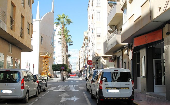 Resale - Commercial -
Torrevieja - Las Piscinas Naturales