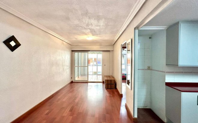 Resale - Apartment -
Torrevieja - Acequion