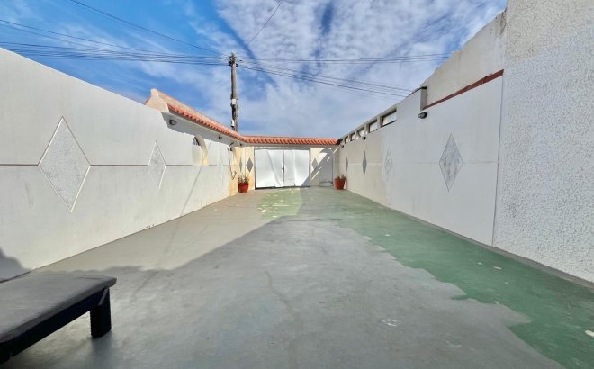 Herverkoop - Bungalow -
Torrevieja - La Siesta - El Salado - Torreta