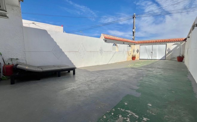 Herverkoop - Bungalow -
Torrevieja - La Siesta - El Salado - Torreta