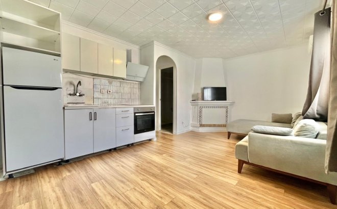 Herverkoop - Bungalow -
Torrevieja - La Siesta - El Salado - Torreta