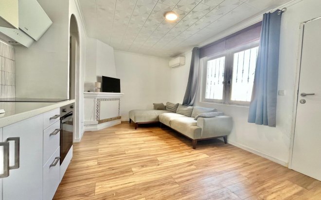 Herverkoop - Bungalow -
Torrevieja - La Siesta - El Salado - Torreta