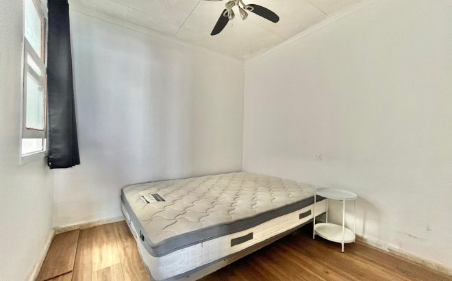 Herverkoop - Bungalow -
Torrevieja - La Siesta - El Salado - Torreta