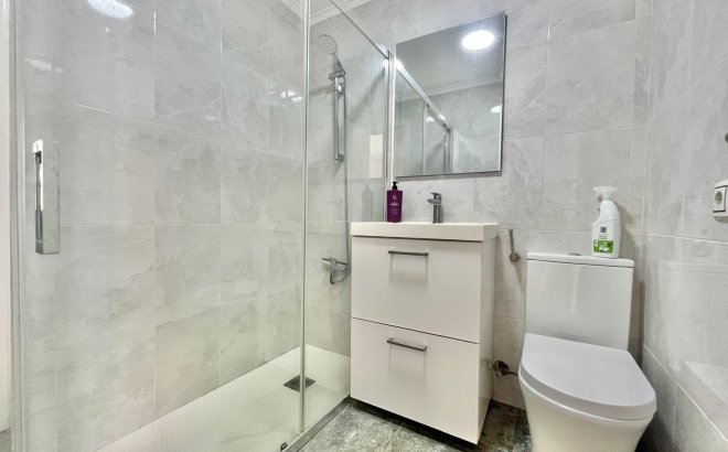 Herverkoop - Bungalow -
Torrevieja - La Siesta - El Salado - Torreta