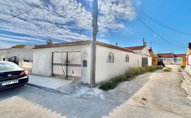 Herverkoop - Bungalow -
Torrevieja - La Siesta - El Salado - Torreta