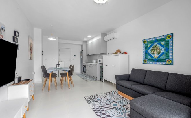 Resale - Apartment -
San Miguel de Salinas - Inland