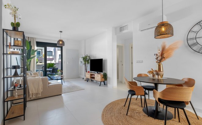 Resale - Apartment -
San Miguel de Salinas - Inland