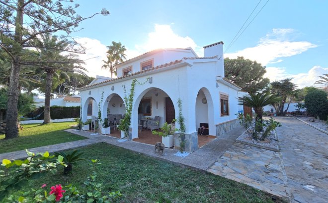 Resale - Villa -
Orihuela Costa - Costa Blanca