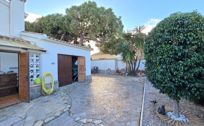 Resale - Villa -
Orihuela Costa - Costa Blanca