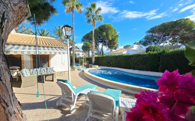 Resale - Villa -
Orihuela Costa - Costa Blanca