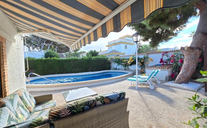 Resale - Villa -
Orihuela Costa - Costa Blanca