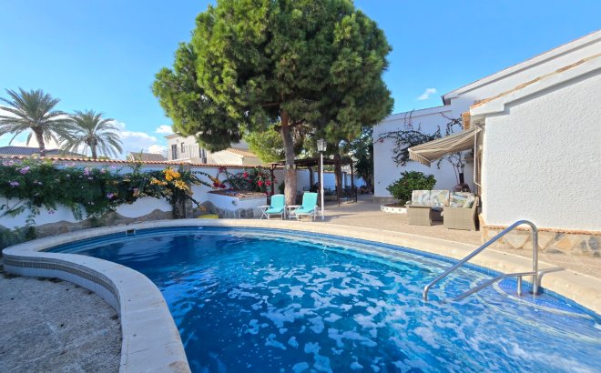 Resale - Villa -
Orihuela Costa - Costa Blanca