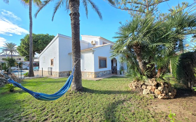 Resale - Villa -
Orihuela Costa - Costa Blanca