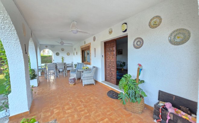 Resale - Villa -
Orihuela Costa - Costa Blanca