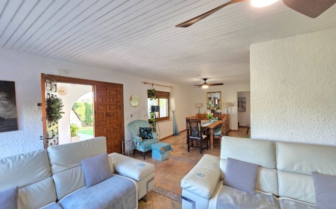 Resale - Villa -
Orihuela Costa - Costa Blanca