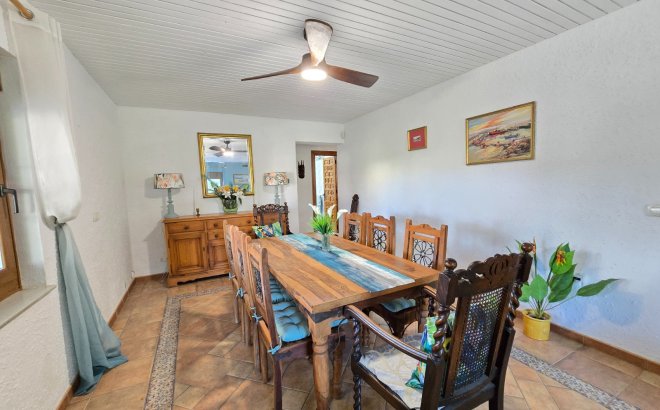 Resale - Villa -
Orihuela Costa - Costa Blanca