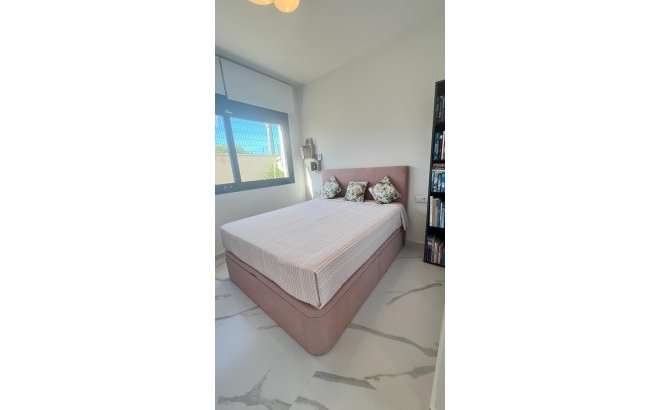 Resale - Apartment -
San Miguel de Salinas - Bellavista