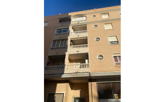 Revente - Appartement -
Torrevieja - Centro