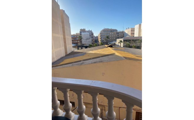 Revente - Appartement -
Torrevieja - Centro
