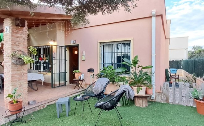 Resale - Semi Detached -
Torrevieja - Parque Acuático - Sector 25