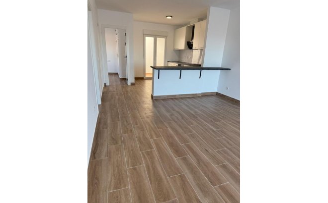 Herverkoop - Semi Detached -
Rojales, CIudad Quesada