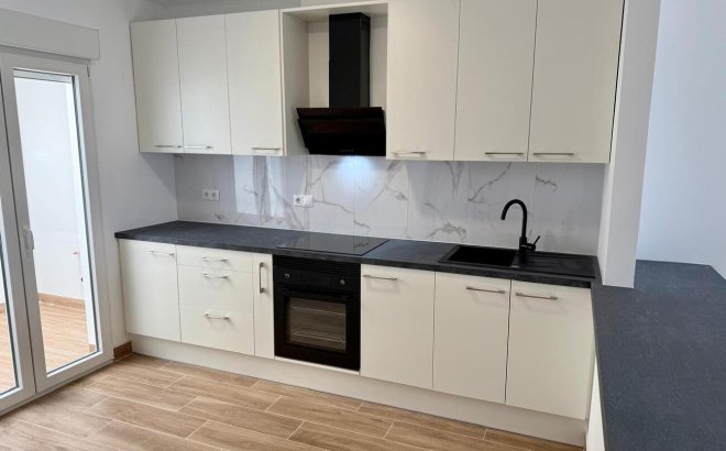 Herverkoop - Semi Detached -
Rojales, CIudad Quesada