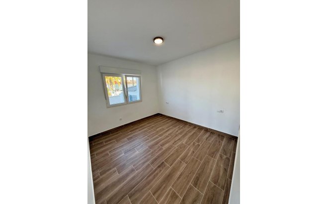 Herverkoop - Semi Detached -
Rojales, CIudad Quesada