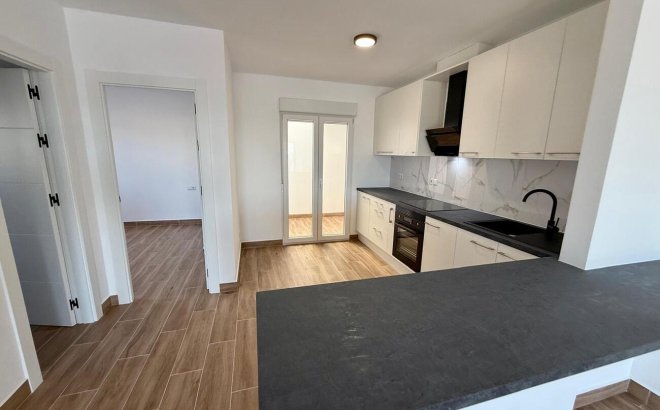 Herverkoop - Semi Detached -
Rojales, CIudad Quesada