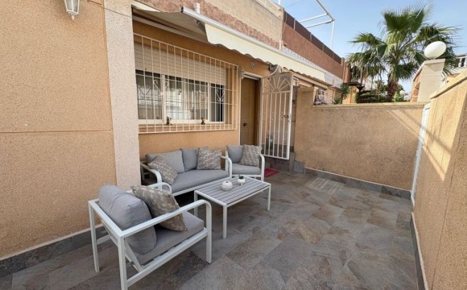 Resale - Bungalow -
Torrevieja - Costa Blanca