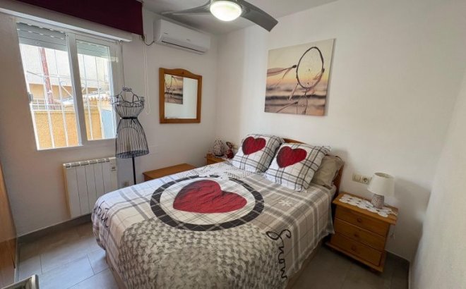 Resale - Bungalow -
Torrevieja - Costa Blanca