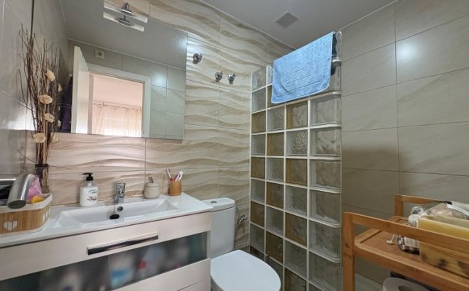 Resale - Bungalow -
Torrevieja - Costa Blanca