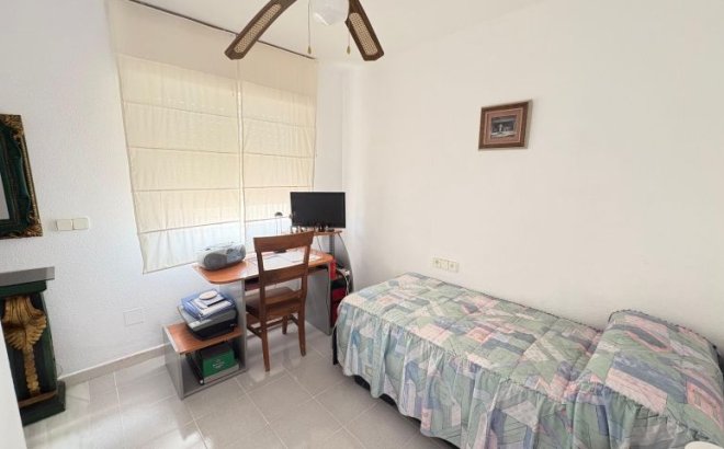 Resale - Bungalow -
Torrevieja - Costa Blanca