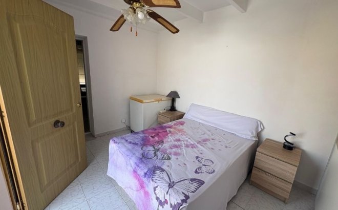 Resale - Bungalow -
Torrevieja - Costa Blanca