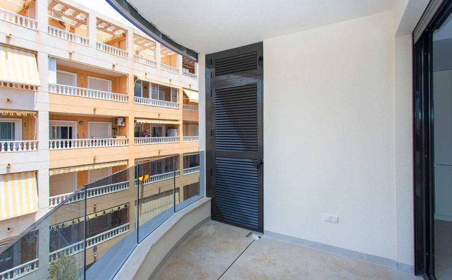 Resale - Apartment -
Torrevieja - Costa Blanca