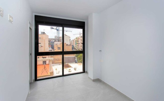 Resale - Apartment -
Torrevieja - Costa Blanca