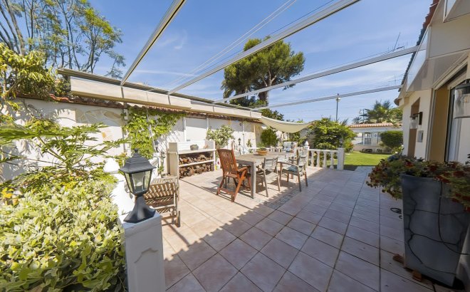 Resale - Villa -
Torrevieja - Costa Blanca