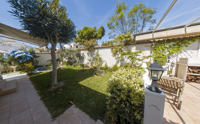 Resale - Villa -
Torrevieja - Costa Blanca