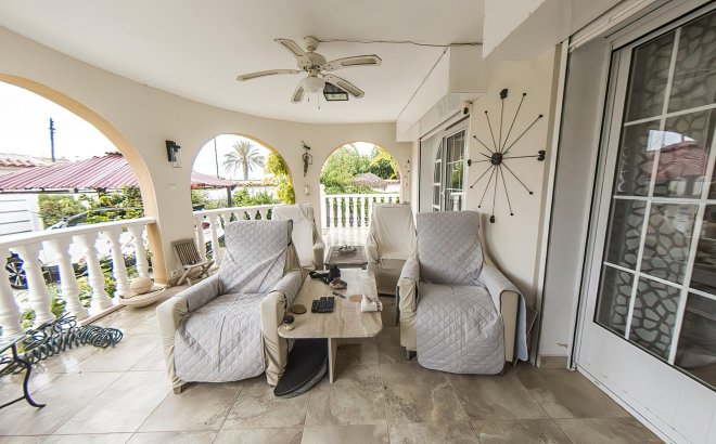 Resale - Villa -
Torrevieja - Costa Blanca