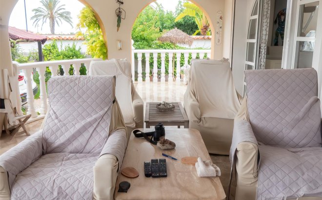 Resale - Villa -
Torrevieja - Costa Blanca